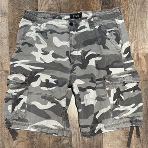 CSG (Champs Sports Gear) Cargo Shorts in a grey camouflage Men’s 38